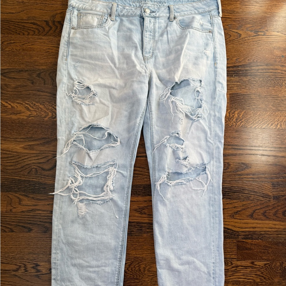 American Eagle Outfitters Light Blue Distressed Women's Jeans